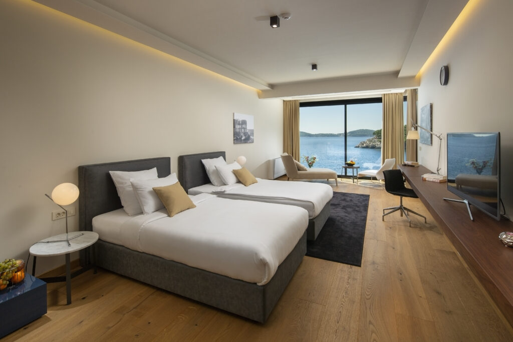 Rooms (7)